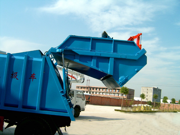 欧曼12吨压缩式垃圾车